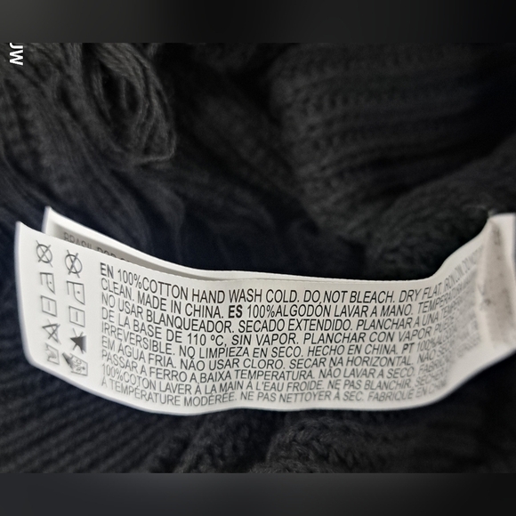 Forever 21 S Black Long Drop Sleeve Oversized Cropped Sweater Distressed - Picture 7 of 8